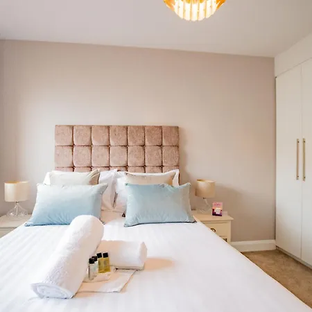 Luxury Apt With Parking Galway Exterior photo
