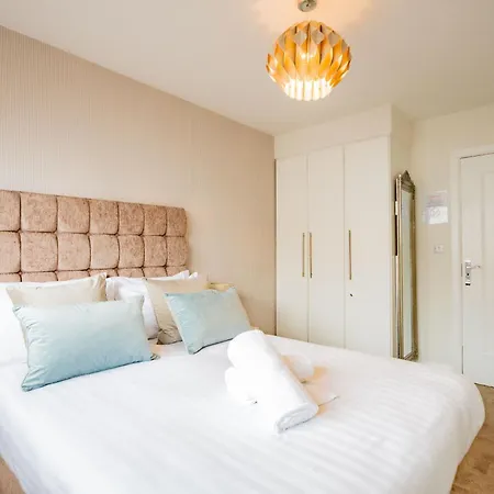 Luxury Apt With Parking Galway Exterior photo