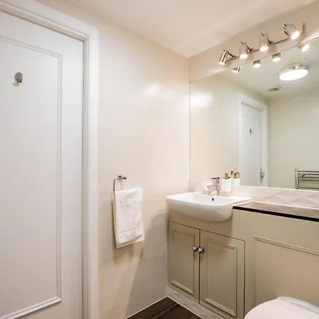 Luxury Apt With Parking Galway Exterior photo