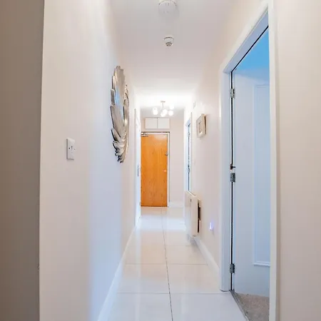 Luxury Apt With Parking Galway Exterior photo