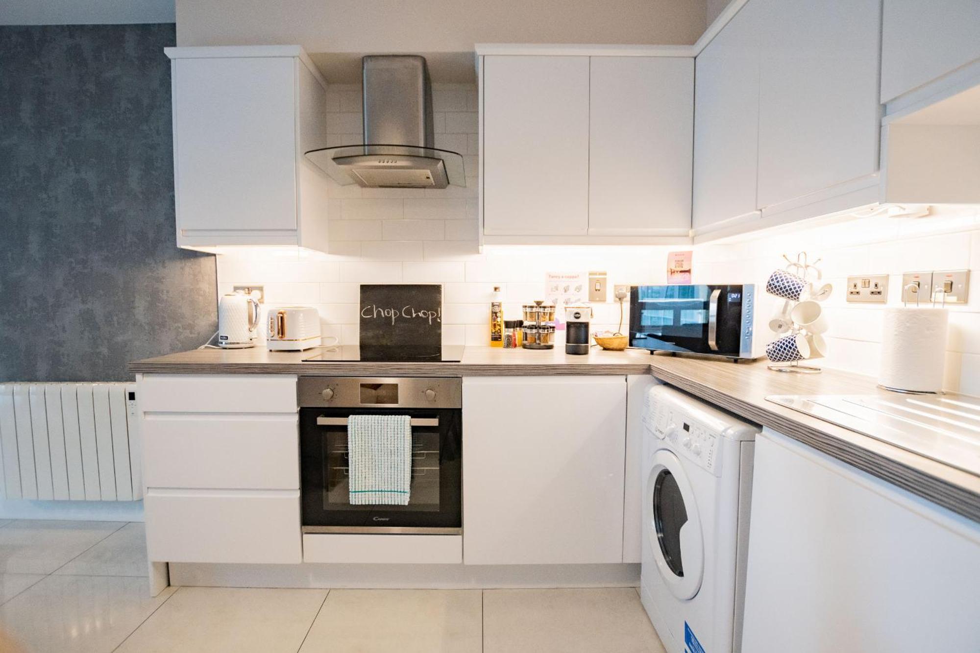 Luxury With Parking Apartment *